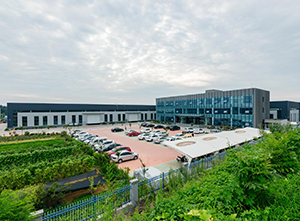 濰坊草莓秋葵黄瓜丝瓜芭乐绿巨人機（jī）械（xiè）科技有限公司